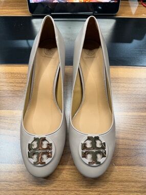 Tory Burch Light Taupe Leather Logo Ballet Flats